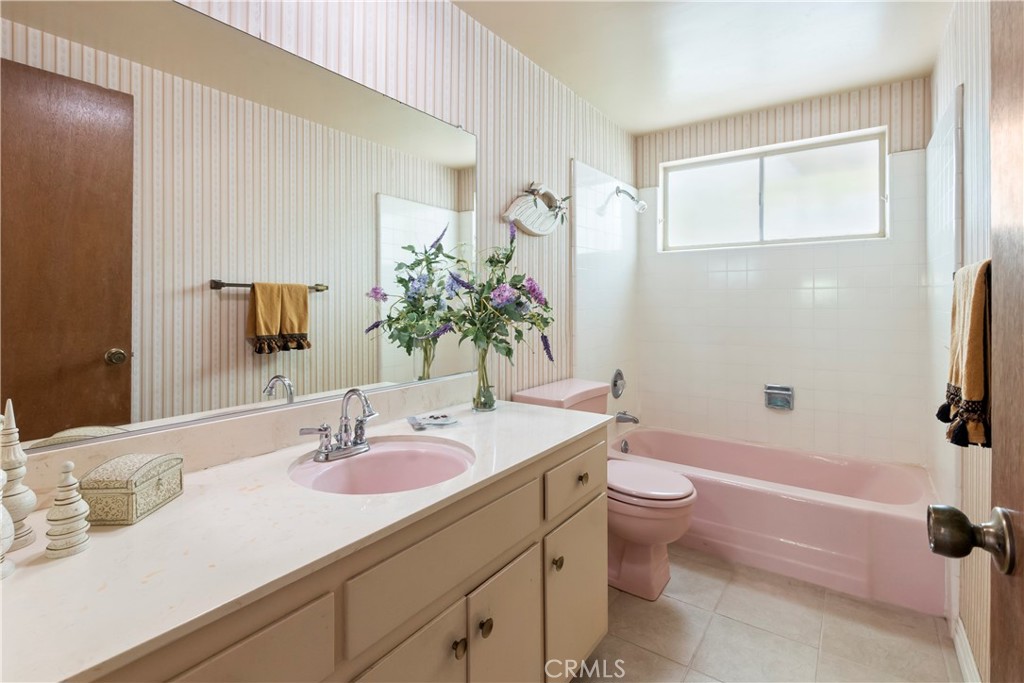 1615 Ransom Road Riverside, CA 92506 - Photo 18 of 32 Hall Bathroom