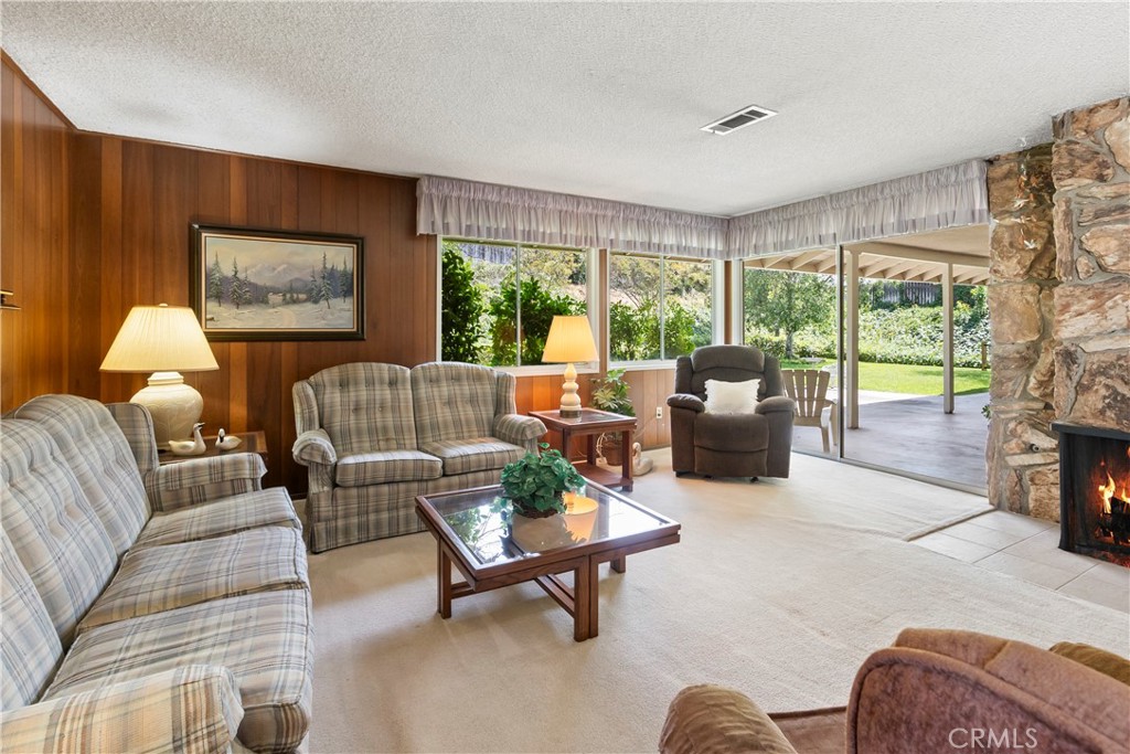 1615 Ransom Road Riverside, CA 92506 - Photo 7 of 32 Family Room