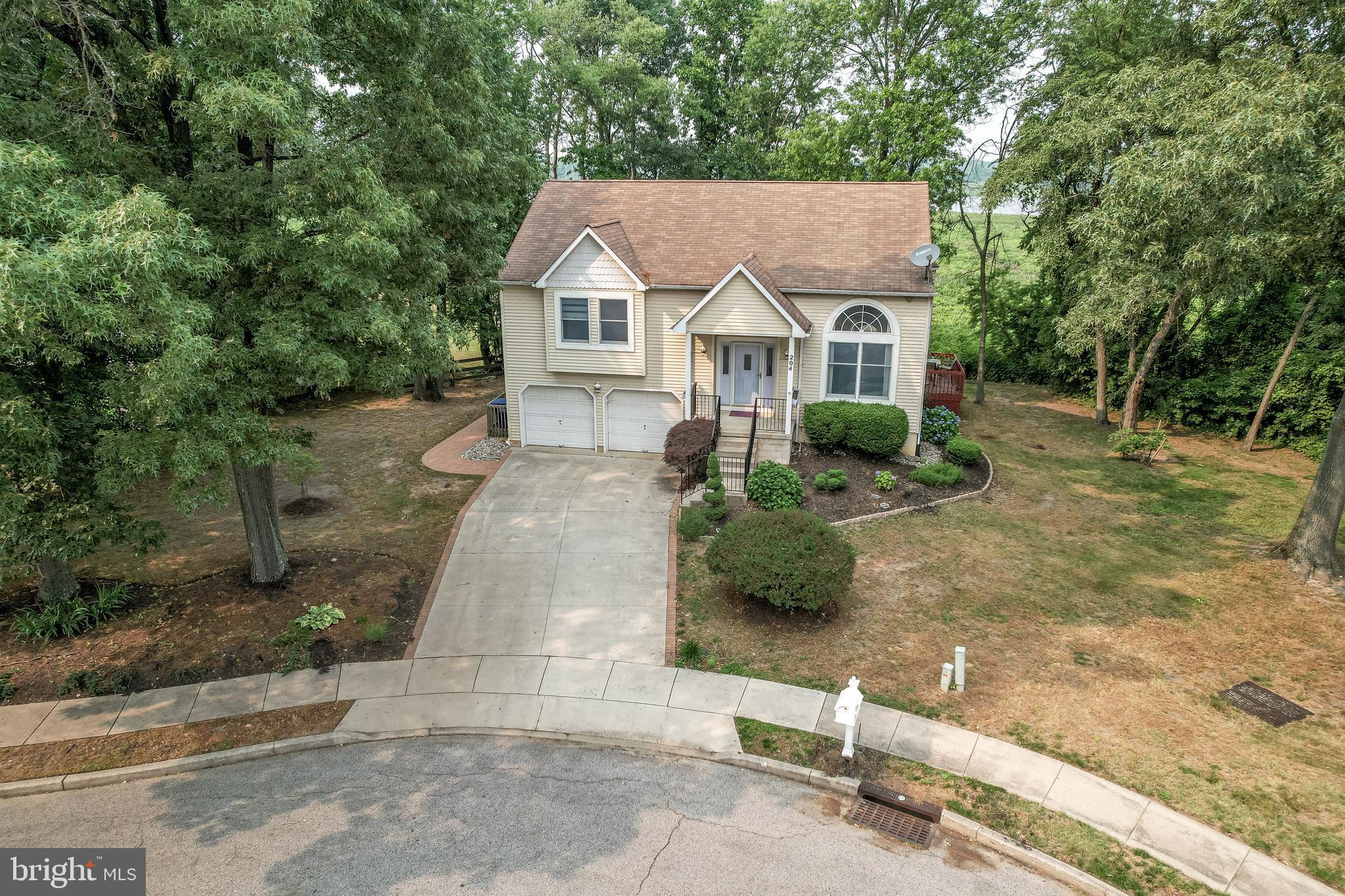 204 James Court Delran, NJ 08075 - Photo 1 of 42