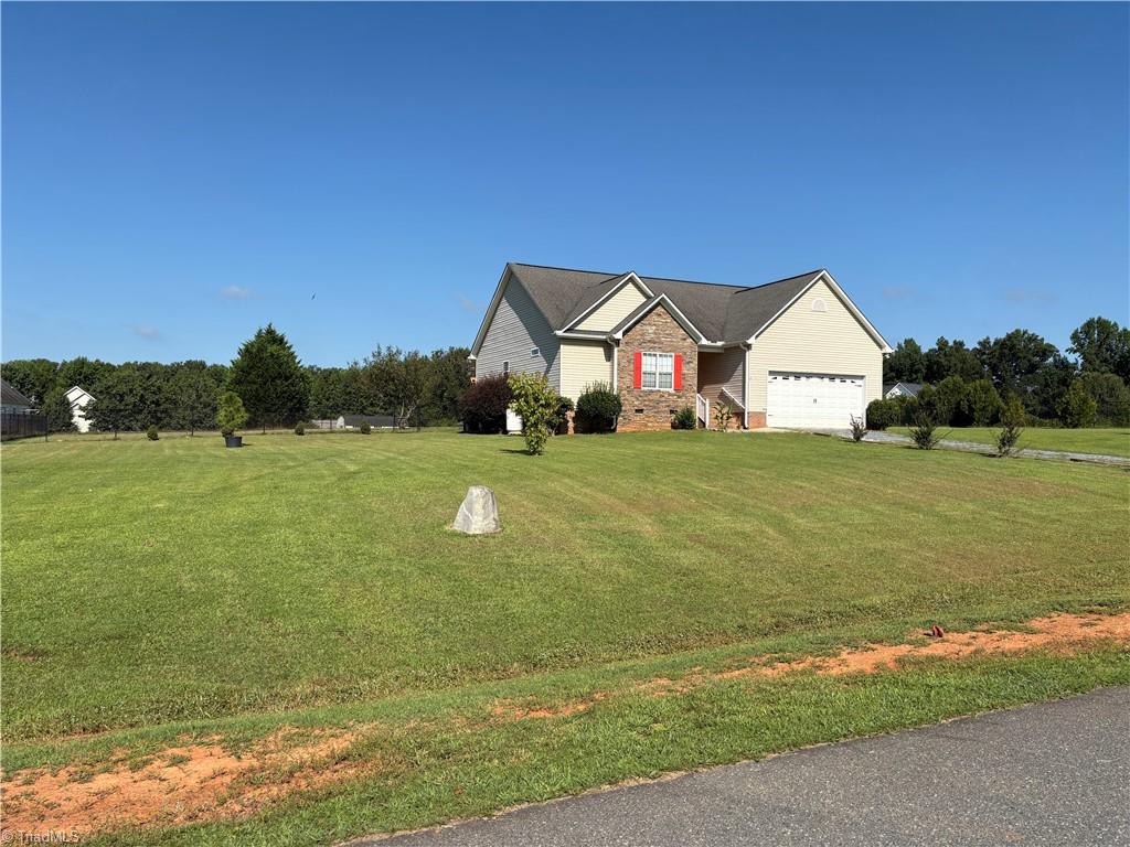 550 Honeysuckle Ridge Asheboro, NC 27205 - Photo 2 of 25