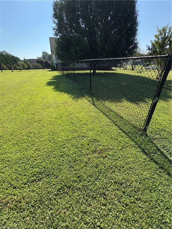 550 Honeysuckle Ridge Asheboro, NC 27205 - Photo 24 of 25