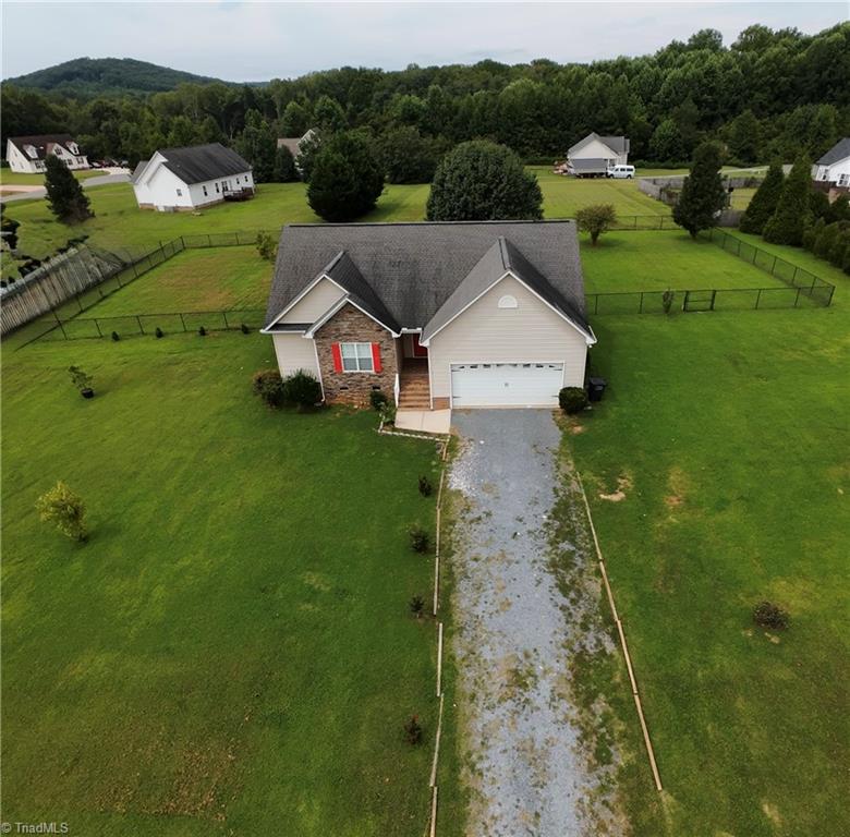 550 Honeysuckle Ridge Asheboro, NC 27205 - Photo 3 of 25 Photo may have been digitally altered