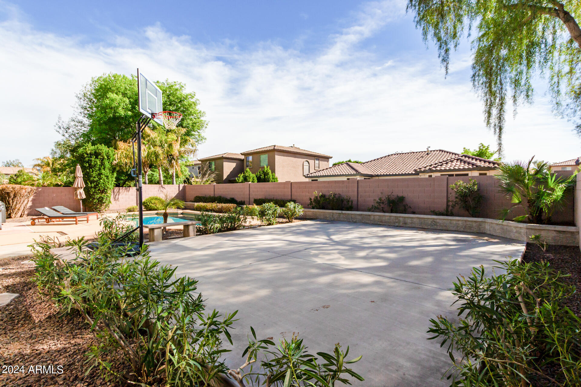 853 West Elgin Street Chandler, AZ 85225 - Photo 31 of 66 sport court