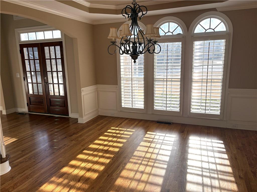 2554 Laquanda Court Southwest Atlanta, GA 30331 - Photo 3 of 27