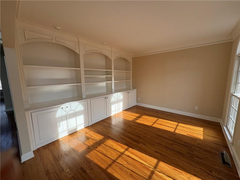 2554 Laquanda Court Southwest Atlanta, GA 30331 - Photo 6 of 27