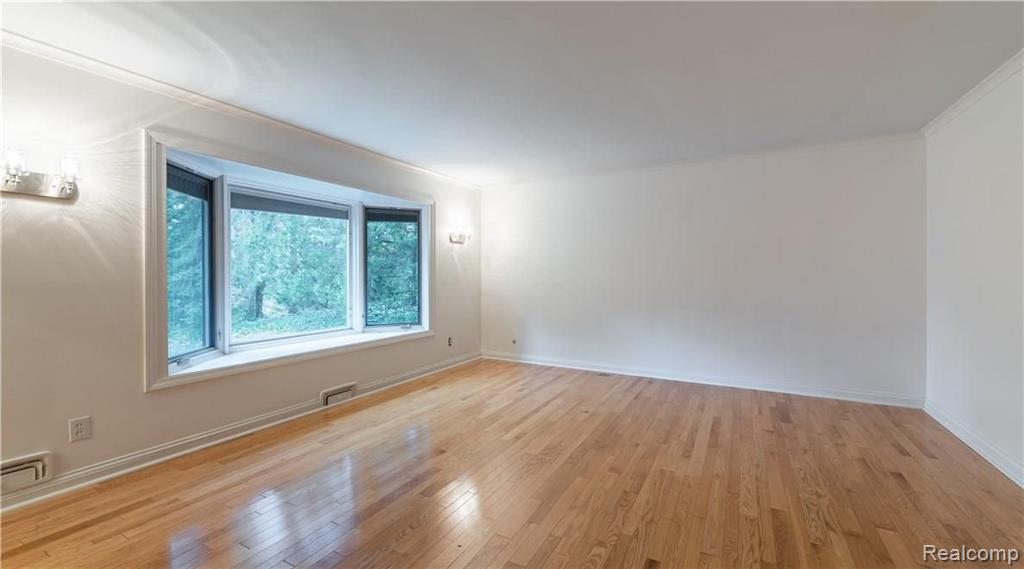570 Haverhill Road Bloomfield Hills, MI 48304 - Photo 23 of 32