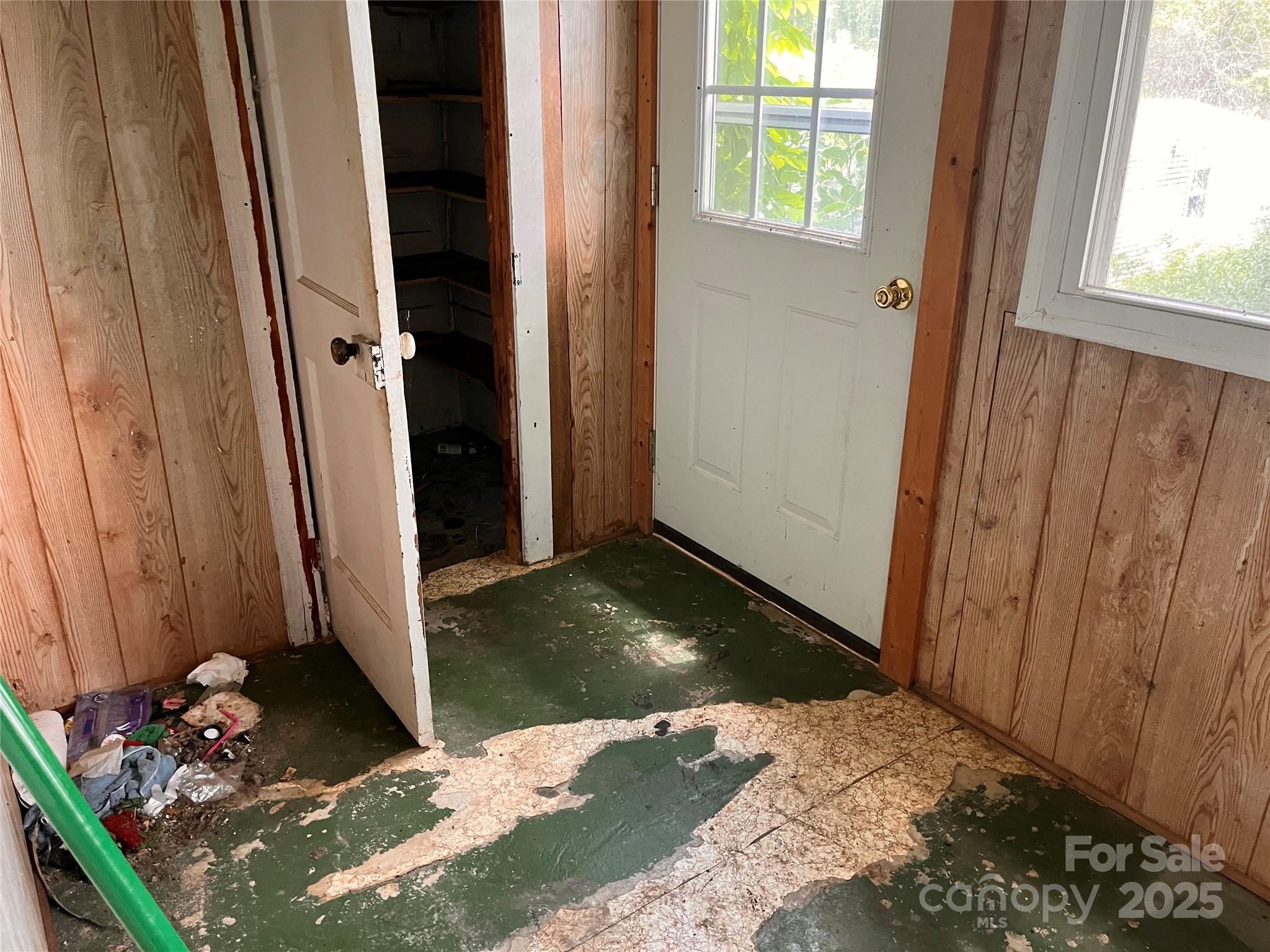 1147 Old Linville Road Marion, NC 28752 - Photo 18 of 27 a view of entryway