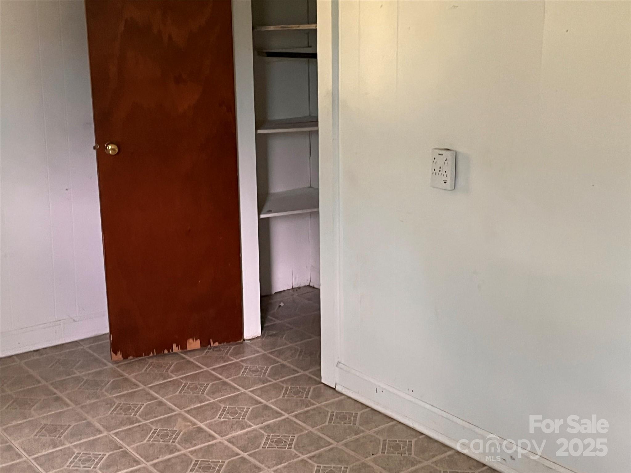 1147 Old Linville Road Marion, NC 28752 - Photo 20 of 27 an empty room with windows