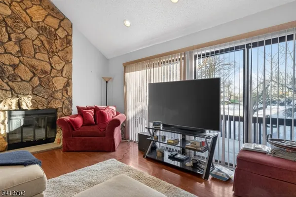$489,000 | 9 Kingsberry Drive, Somerset, NJ 08873