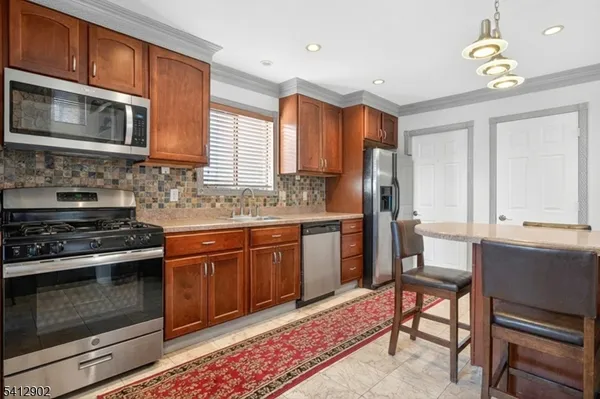 $489,000 | 9 Kingsberry Drive, Somerset, NJ 08873