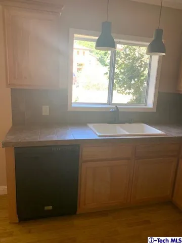 $2,600 | 6534 Valmont Street, Tujunga, CA 91042