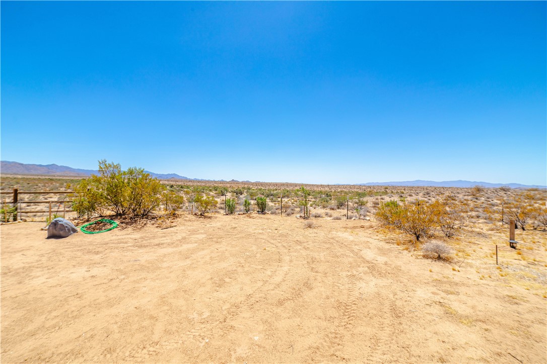 2906 Karron Road Yucca, AZ 86438 - Photo 15 of 40 Gallery Image 15