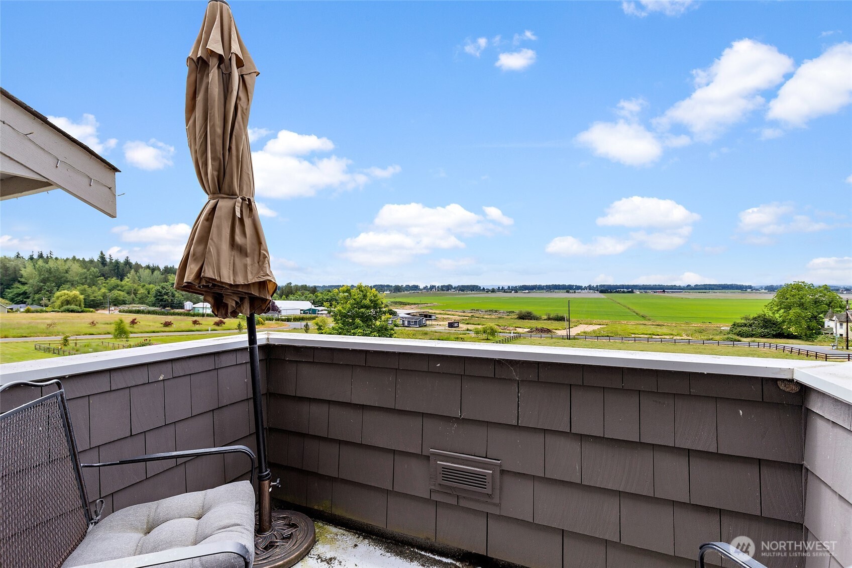 20076 Sinnes Road Mount Vernon, WA 98274 - Photo 17 of 40 a view of a terrace