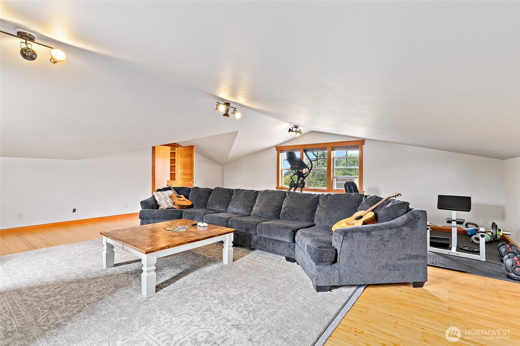 20076 Sinnes Road Mount Vernon, WA 98274 - Photo 21 of 40 a living room with furniture and a wooden floor