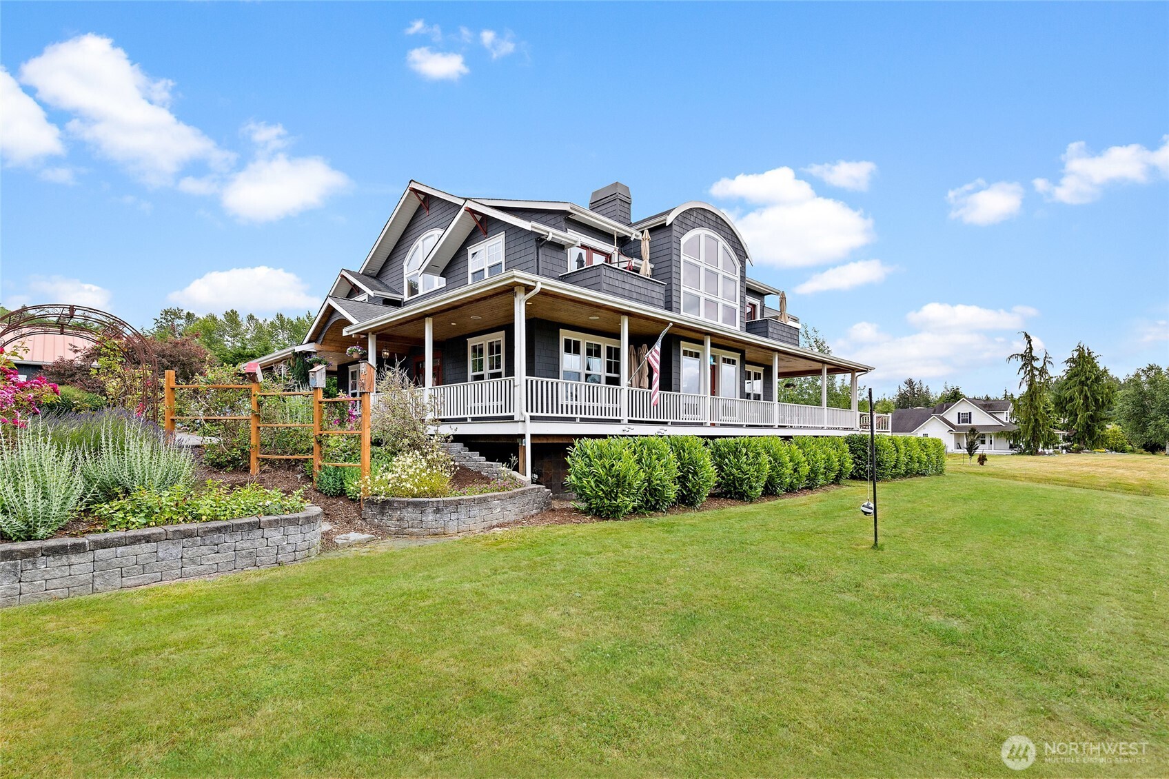 20076 Sinnes Road Mount Vernon, WA 98274 - Photo 26 of 40 a house view with a garden space