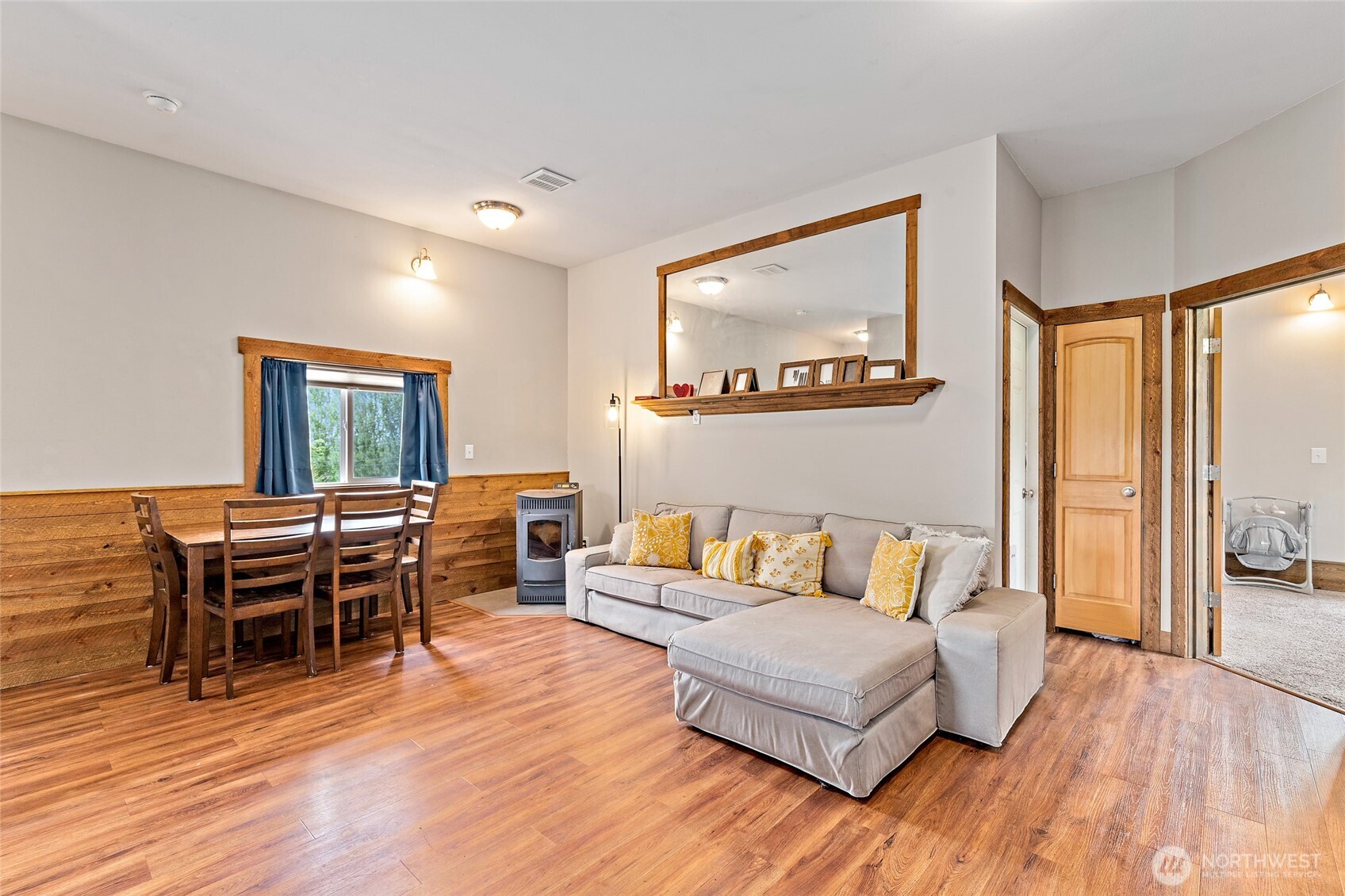 20076 Sinnes Road Mount Vernon, WA 98274 - Photo 35 of 40 a living room with furniture and a wooden floor