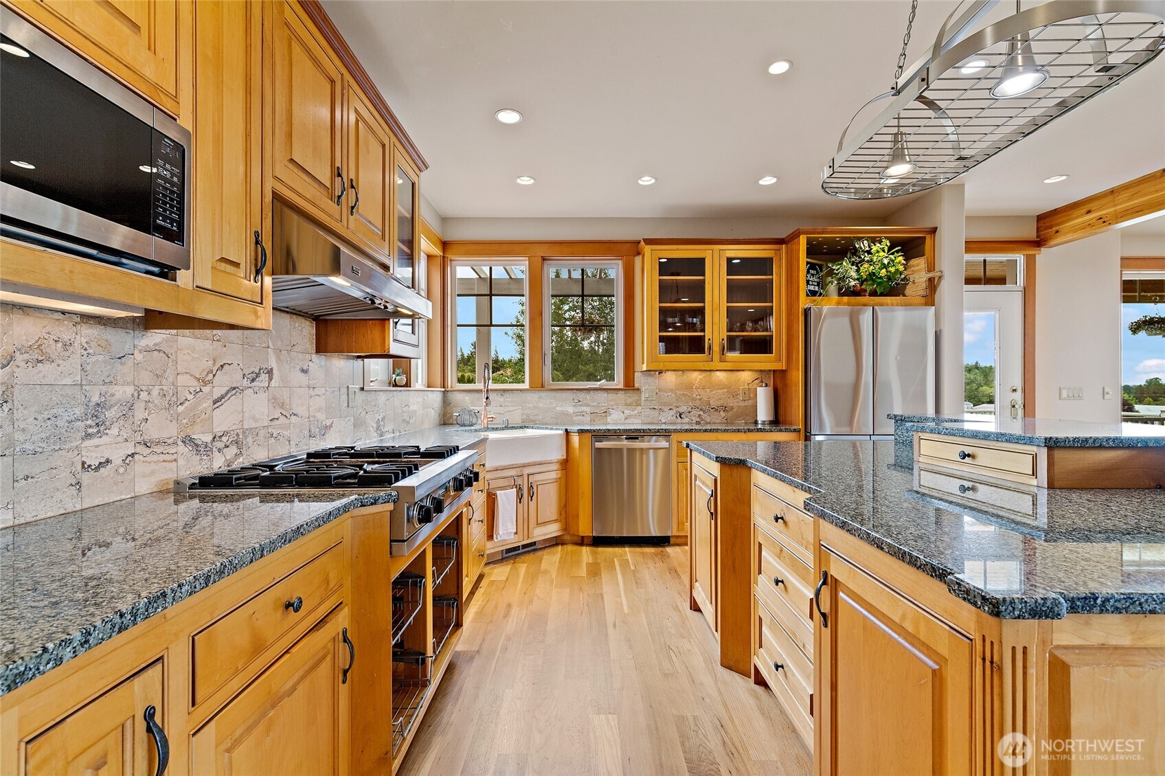 20076 Sinnes Road Mount Vernon, WA 98274 - Photo 8 of 40 a kitchen with stainless steel appliances granite countertop a stove and a sink