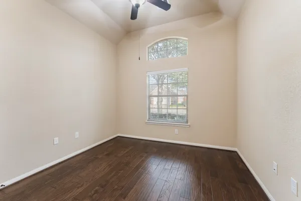 a view of room that has a utility room