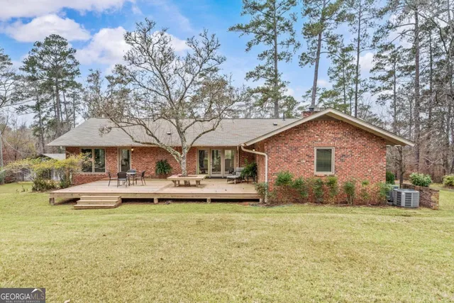 a view of a lake in middle of the town