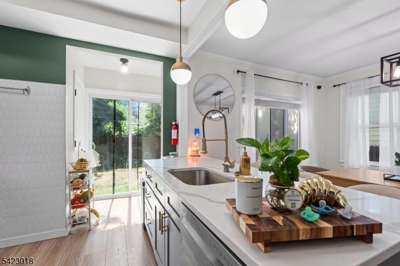 42 Richelieu Place Newark, NJ 07106 - Photo 7 of 9