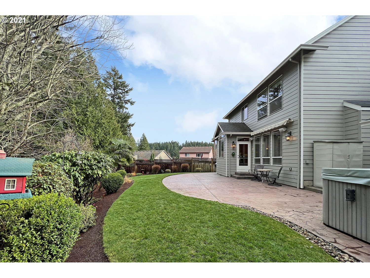 165 Southwest Gabbert Road Gresham, OR 97080 - Photo 4 of 32 Gallery Image 4