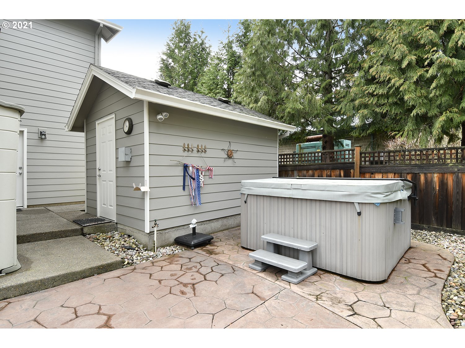 165 Southwest Gabbert Road Gresham, OR 97080 - Photo 8 of 32 Gallery Image 8