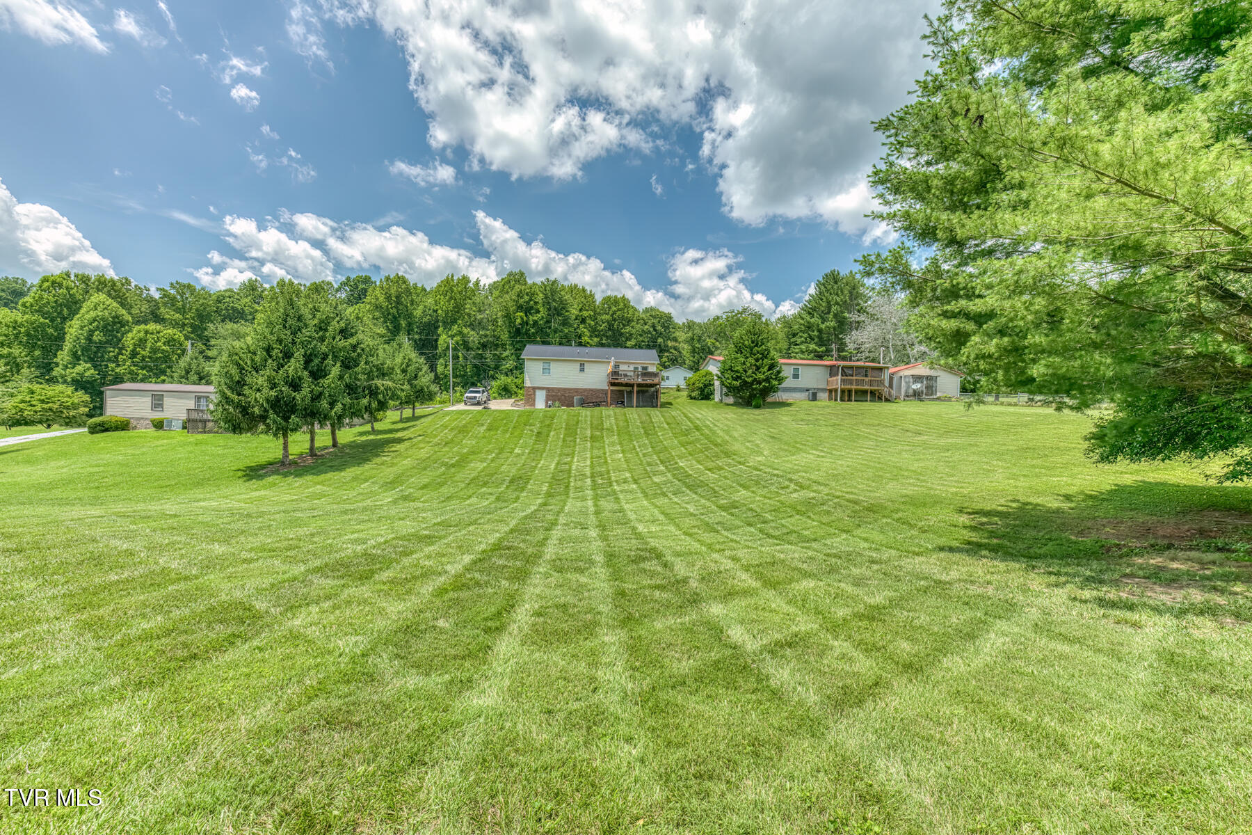 428 Hickory Hills Road Church Hill, TN 37642 - Photo 34 of 37 428 Hickory Hills Rd-34