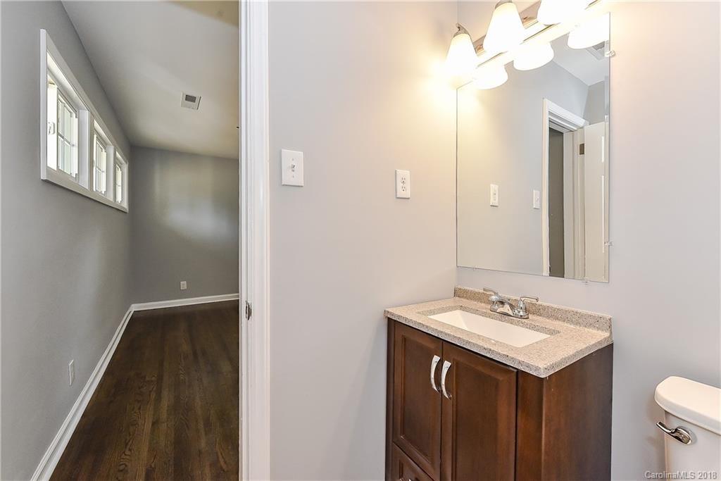 734 Vanderbrook Road Charlotte, NC 28215 - Photo 13 of 23