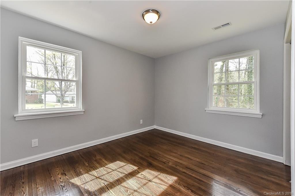734 Vanderbrook Road Charlotte, NC 28215 - Photo 14 of 23