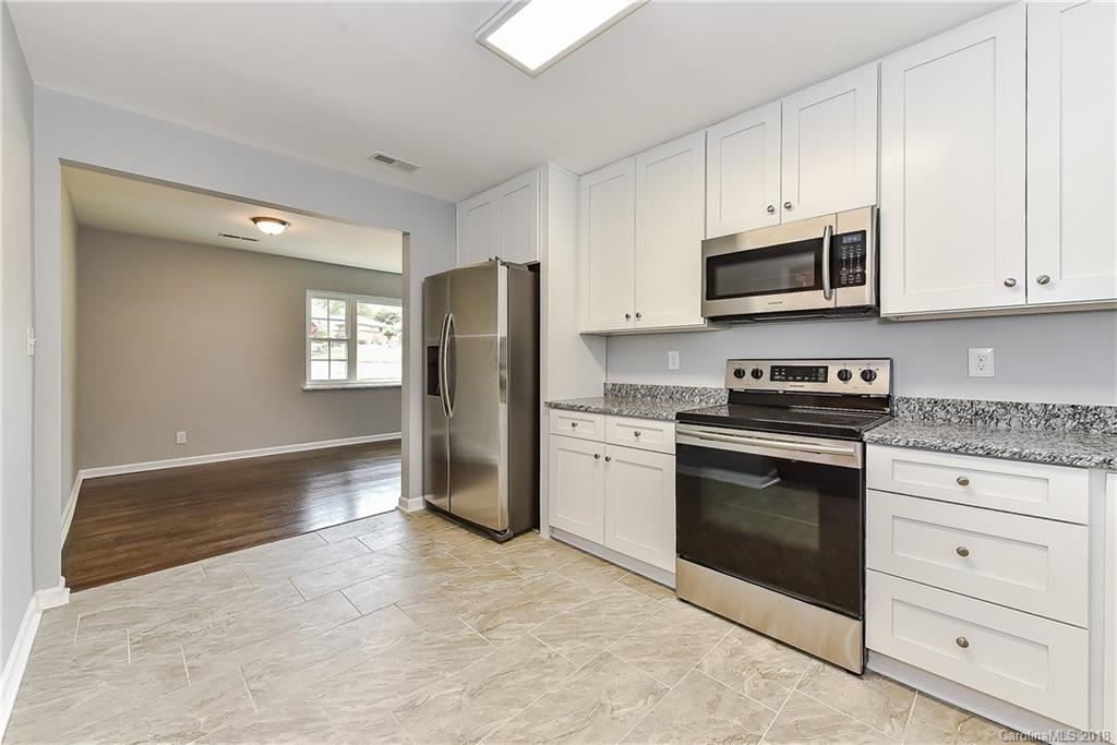734 Vanderbrook Road Charlotte, NC 28215 - Photo 5 of 23