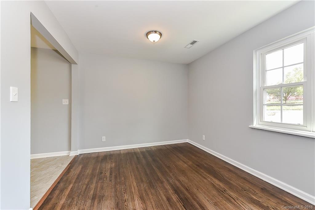 734 Vanderbrook Road Charlotte, NC 28215 - Photo 8 of 23