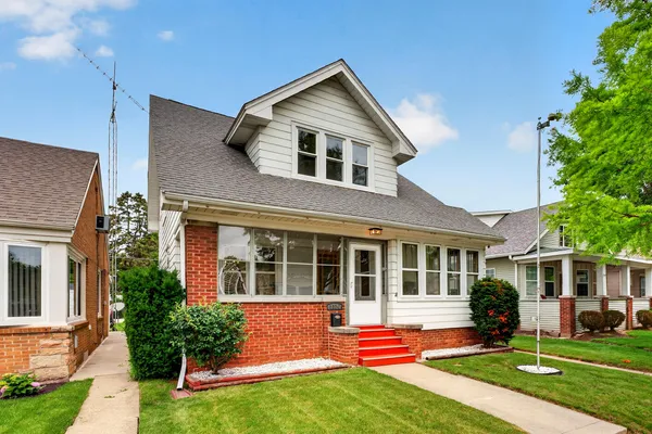 $279,000 | 3316 Wright Avenue, Racine, WI 53405