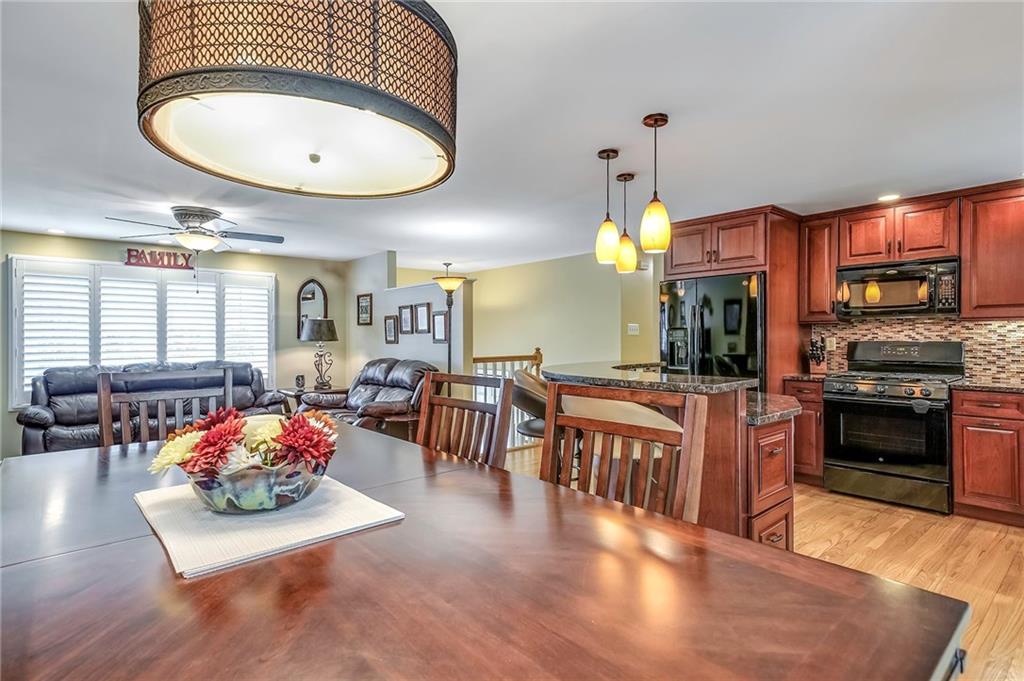 228 Wyngate Road Coraopolis, PA 15108 - Photo 12 of 25 Gallery Image 12