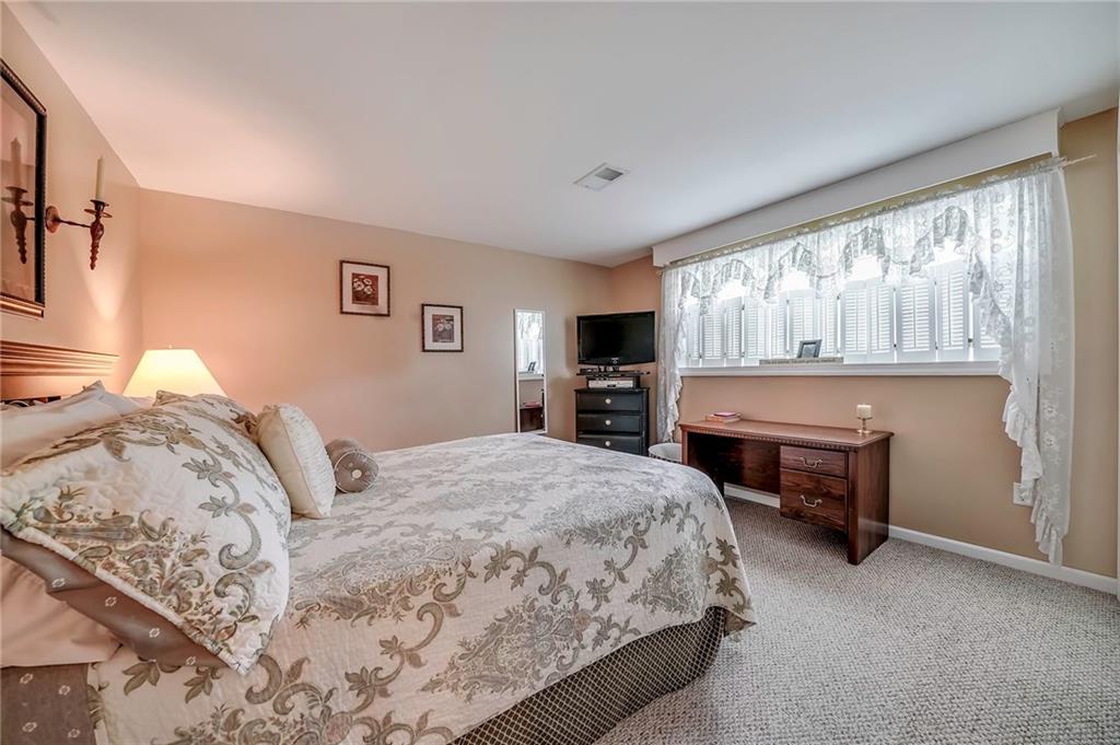 228 Wyngate Road Coraopolis, PA 15108 - Photo 19 of 25 Gallery Image 19