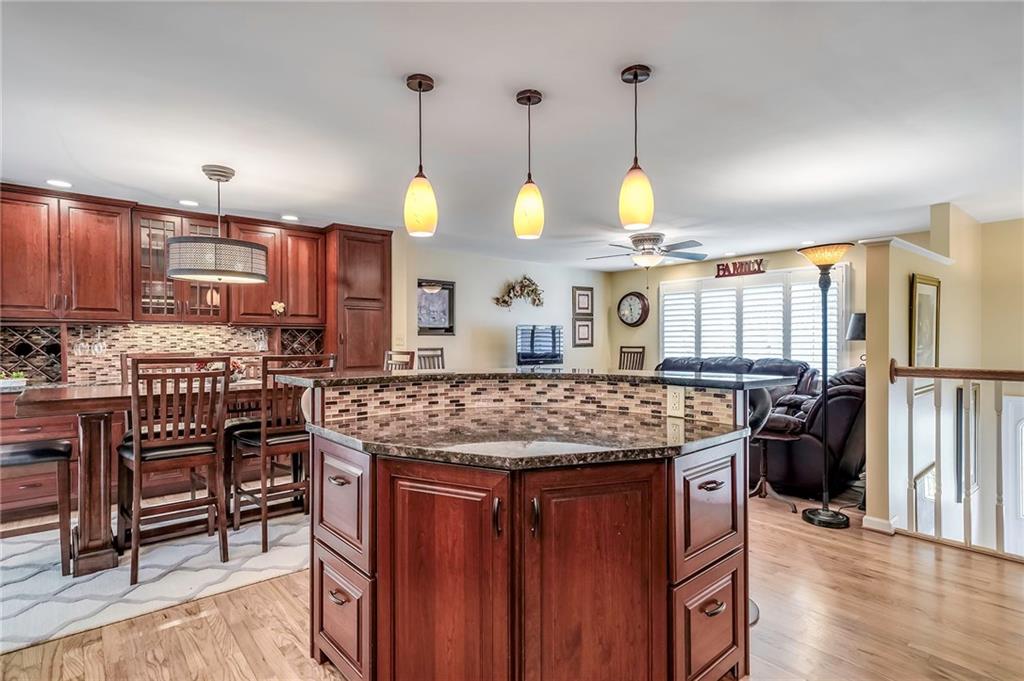 228 Wyngate Road Coraopolis, PA 15108 - Photo 9 of 25 Gallery Image 9