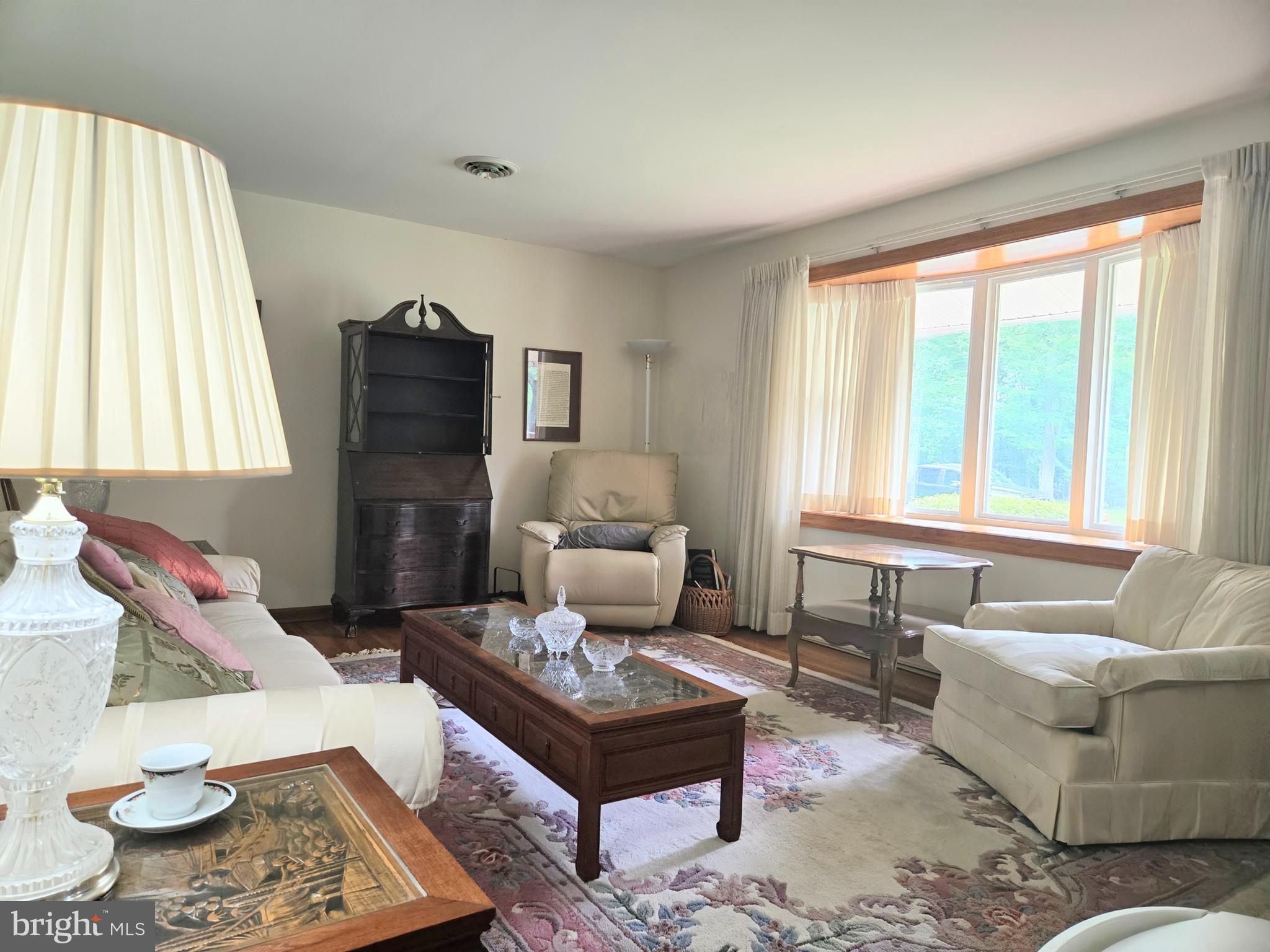 3908 Lakeside Court Dunkirk, MD 20754 - Photo 6 of 22 a living room with furniture and a window