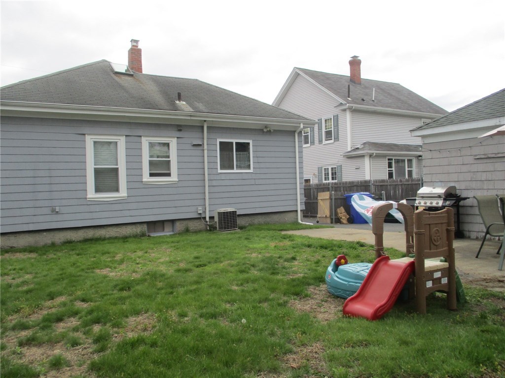 36 Whittier Road Pawtucket, RI 02861 - Photo 26 of 29