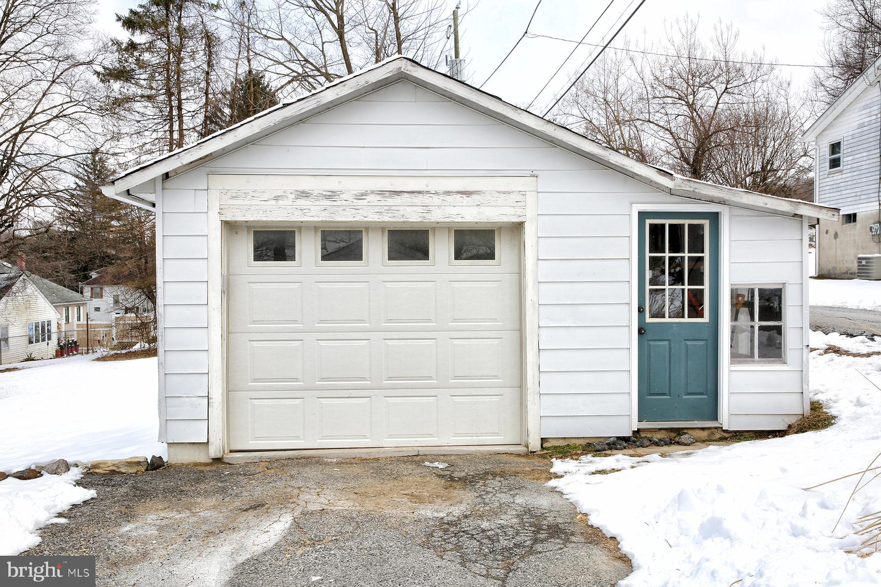 1672 Valley Road Coatesville, PA 19320 - Photo 23 of 29 Garage with workshop