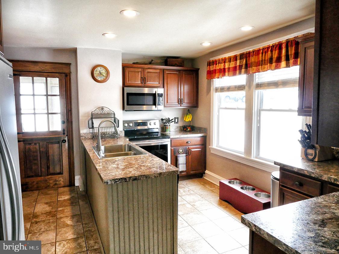 1672 Valley Road Coatesville, PA 19320 - Photo 5 of 29 Kitchen