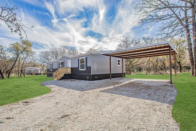 $259,999 | 332 Huddleston Road, Sunset, TX 76270