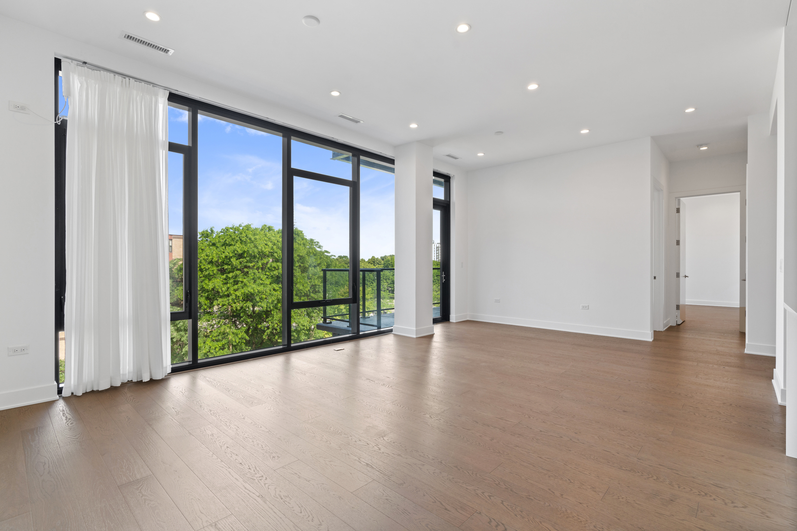 6 North Bishop Street, Unit 406 Chicago, IL 60607 - Photo 16 of 34