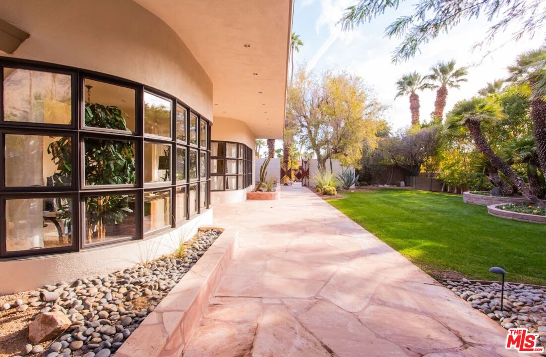 775 North Mission Road Palm Springs, CA 92262 - Photo 4 of 28