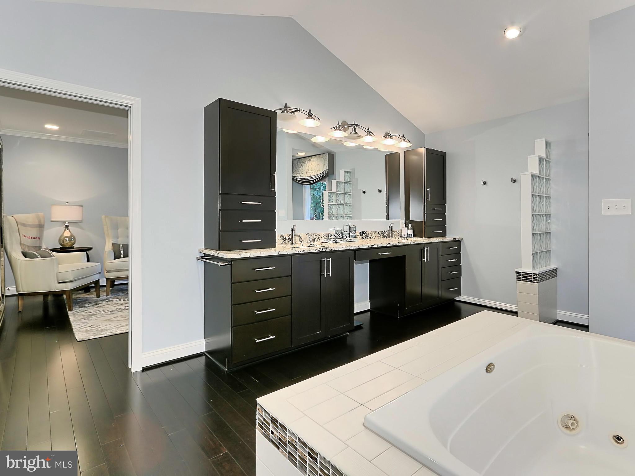 1284 Cobble Pond Way Vienna, VA 22182 - Photo 37 of 68