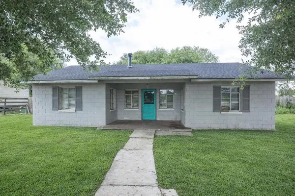 $190,000 | 14889 Highway 19, Palestine, TX 75803