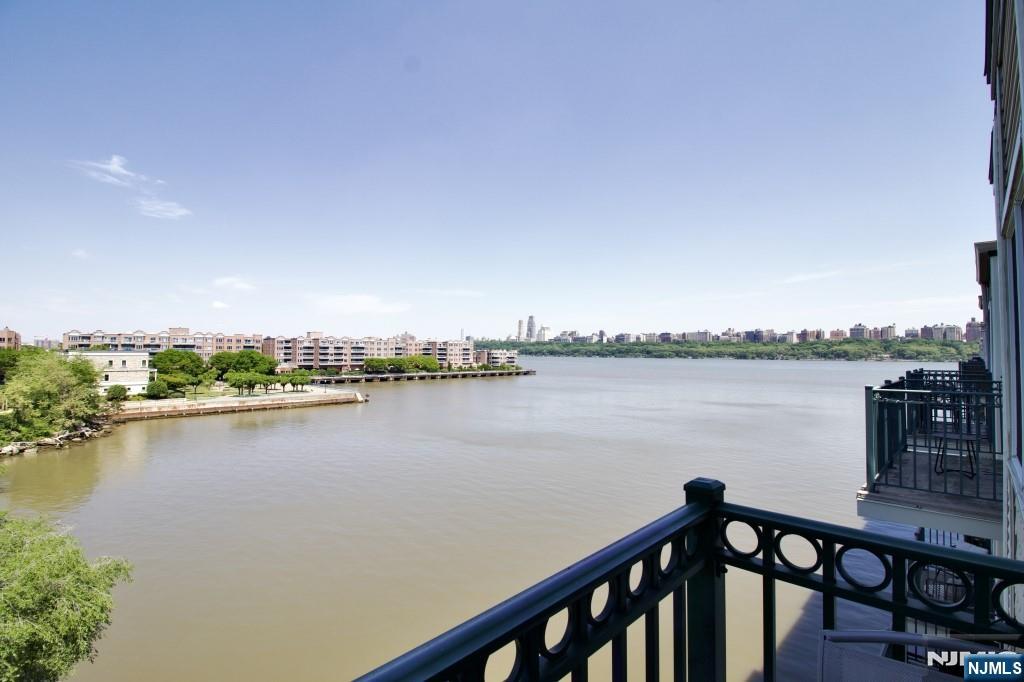 340 The Promenade Edgewater, NJ 07020 - Photo 36 of 46