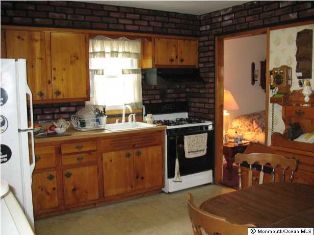 642 Hopping Road Middletown, NJ 07718 - Photo 3 of 3 Additional Photo