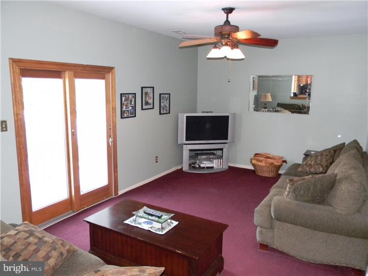 137 Chilton Road Langhorne, PA 19047 - Photo 6 of 18 Family Room