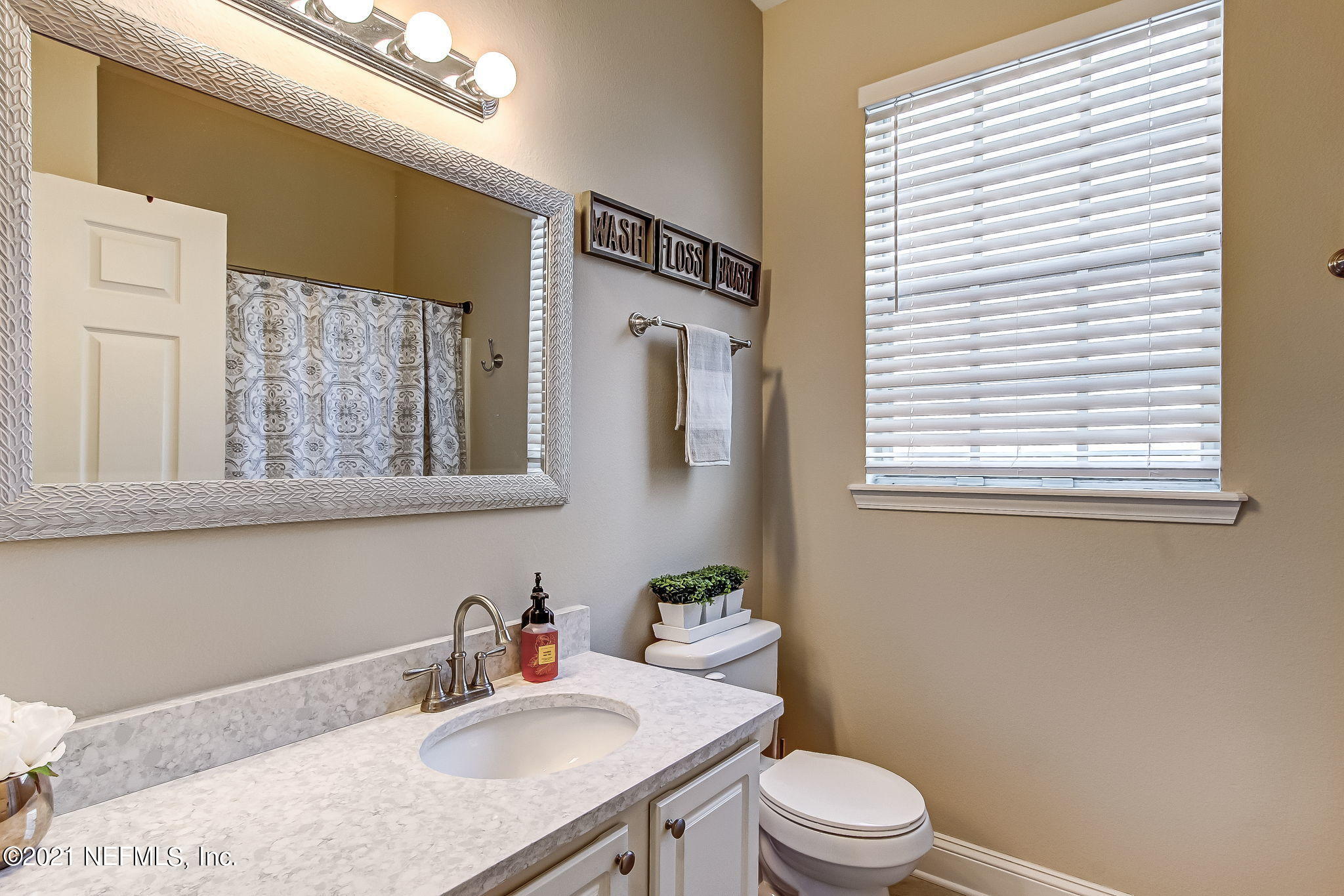 10550 Baymeadows Road, Unit 403 Jacksonville, FL 32256 - Photo 23 of 37 Bathroom 2