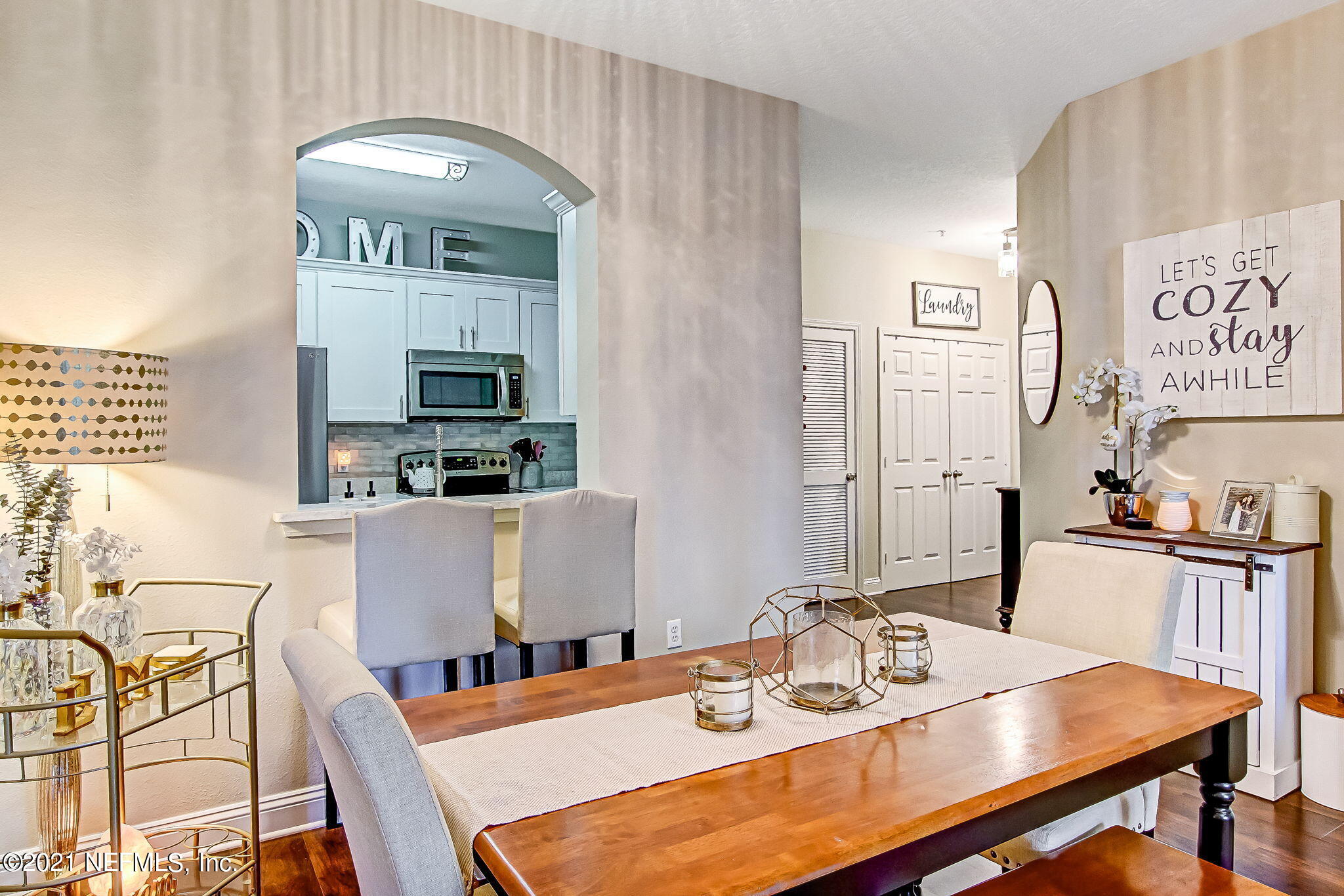 10550 Baymeadows Road, Unit 403 Jacksonville, FL 32256 - Photo 3 of 37 Dining / Breakfast Bar