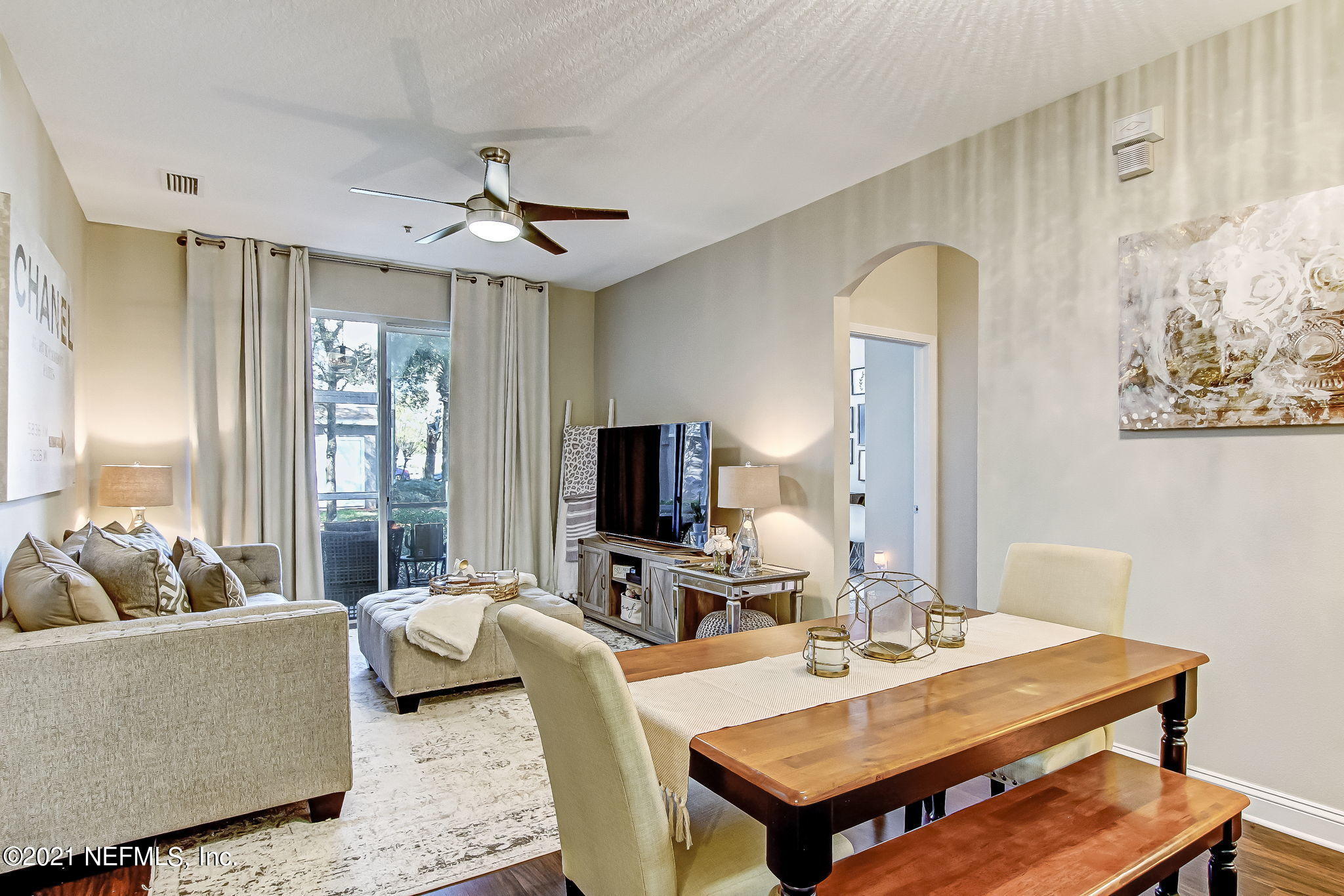 10550 Baymeadows Road, Unit 403 Jacksonville, FL 32256 - Photo 4 of 37 Living / Dining